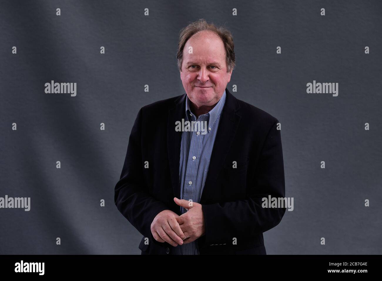 Der britische Radio- und Nachrichtenmoderator James Naughtie nimmt an einer Fotoschau Teil Während des jährlichen Edinburgh International Book Festival 2018 Stockfoto