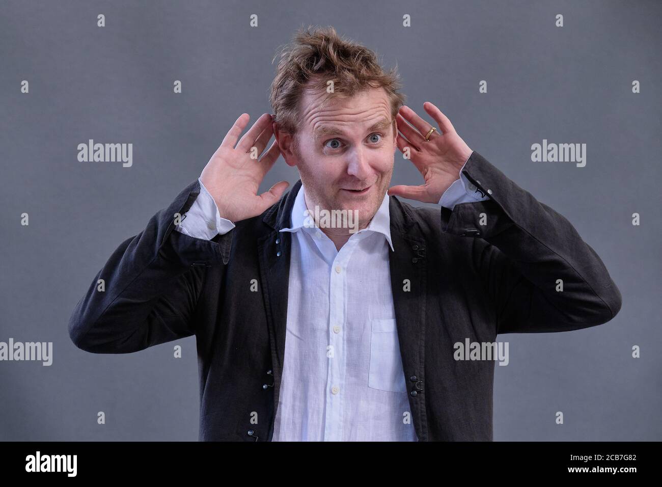 Der britische Autor und Journalist Andrew Wilson nimmt an einer Fotozelle Teil Das jährliche Edinburgh International Book Festival 2018 Stockfoto