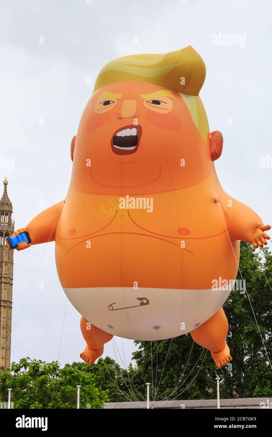Riesiger aufblasbarer Donald Trump Baby Blimp Balloon Parliament Square Westminster, AT Protest, London, Großbritannien Stockfoto