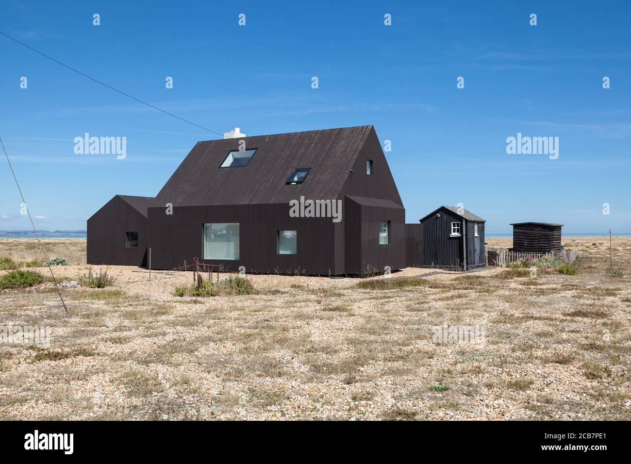 North VAT, ein schwarz gebeiztes Haus, das von Rodić Davidson Architects am Strand von Dungeness gebaut wurde Stockfoto