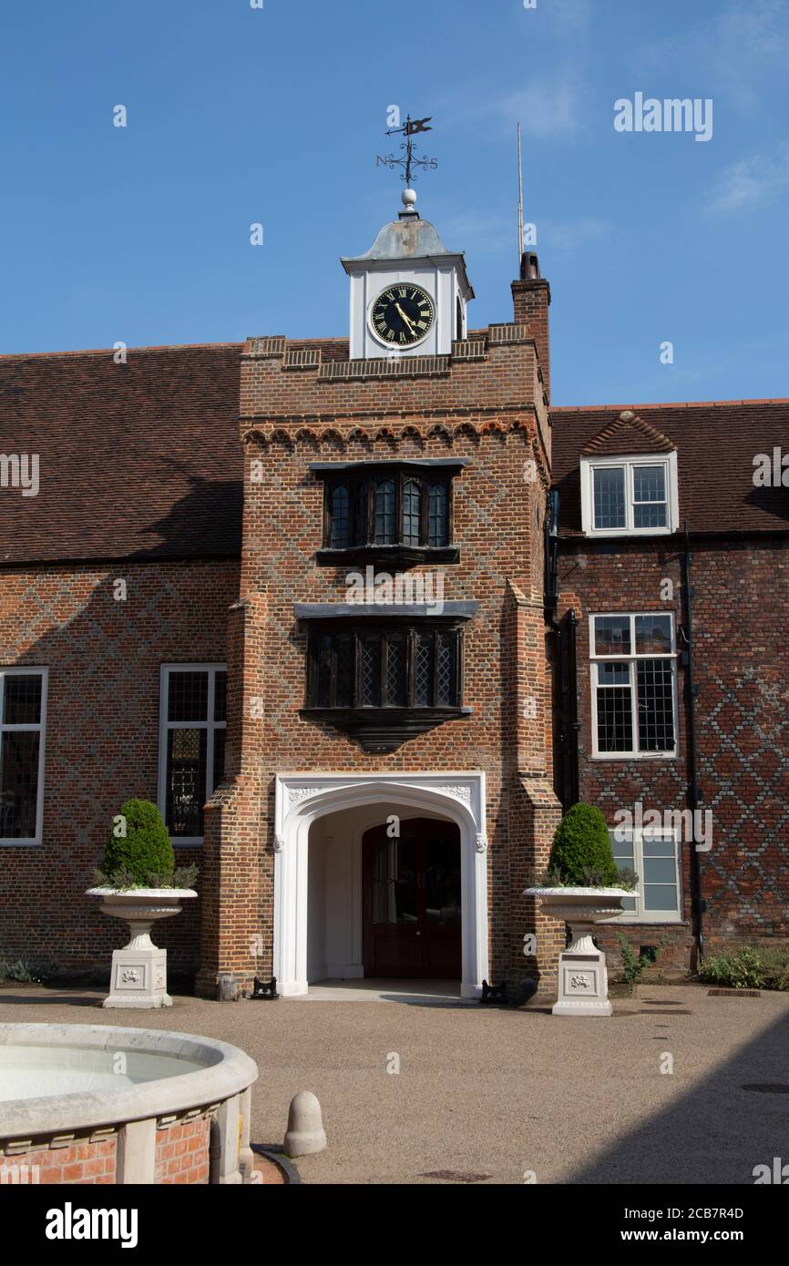 Der Tudor-Innenhof und Eingang zum Fulham Palace ehemalige Residenz des Bischofs von London, Fulham SW6 Stockfoto