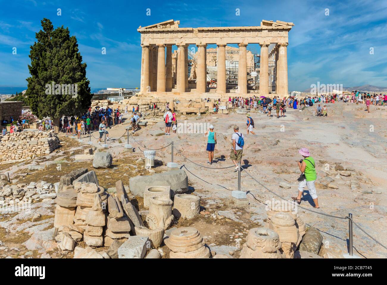 Athen, Attika, Griechenland. Der Parthenon auf der Akropolis. Die Akropolis von Athen ist ein UNESCO-Weltkulturerbe. Stockfoto