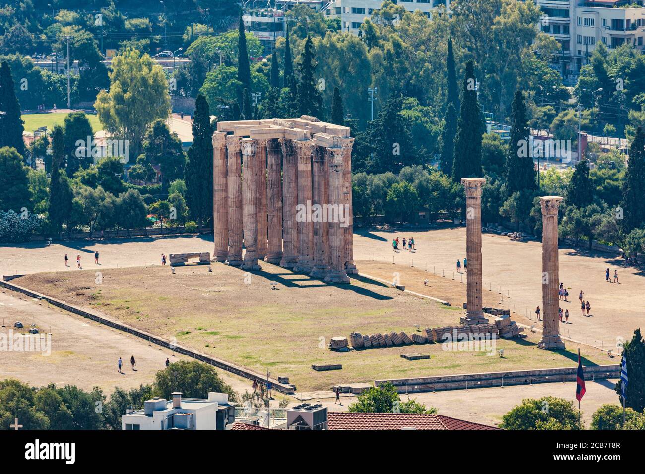 Athen, Attika, Griechenland. Tempel des olympischen Zeus, auch bekannt als Olympieion oder Säulen des olympischen Zeus, von der Akropolis aus gesehen. Stockfoto