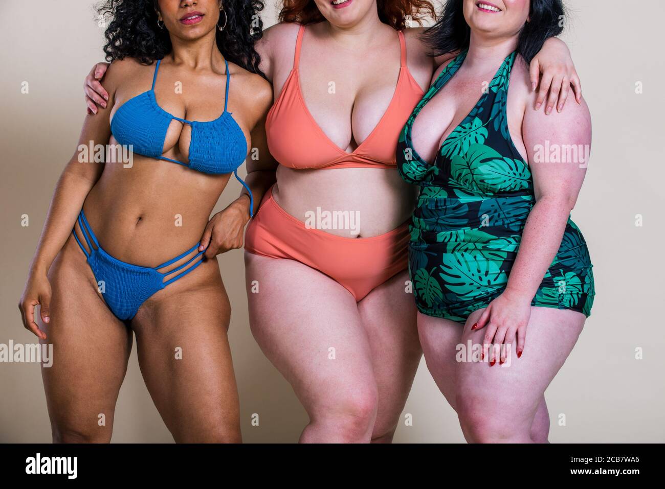 Mollige Frauen Bikini Stockfotos und -bilder Kaufen - Alamy