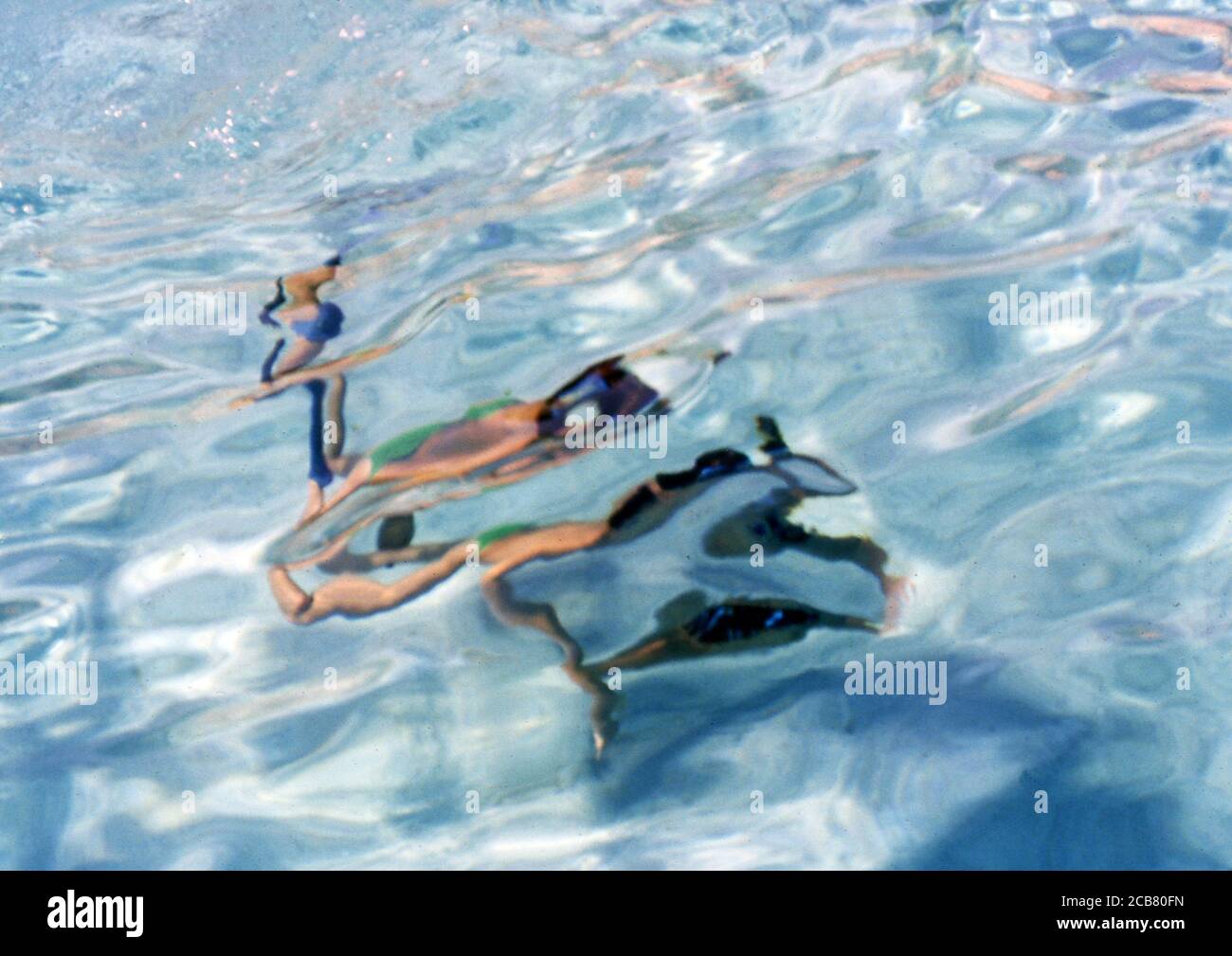 Tauchen, Schwimmen und Tauchen in Lavezzi Isands, Korsika, Frankreich (gescannt von Kodak Ektachriome VS) Stockfoto