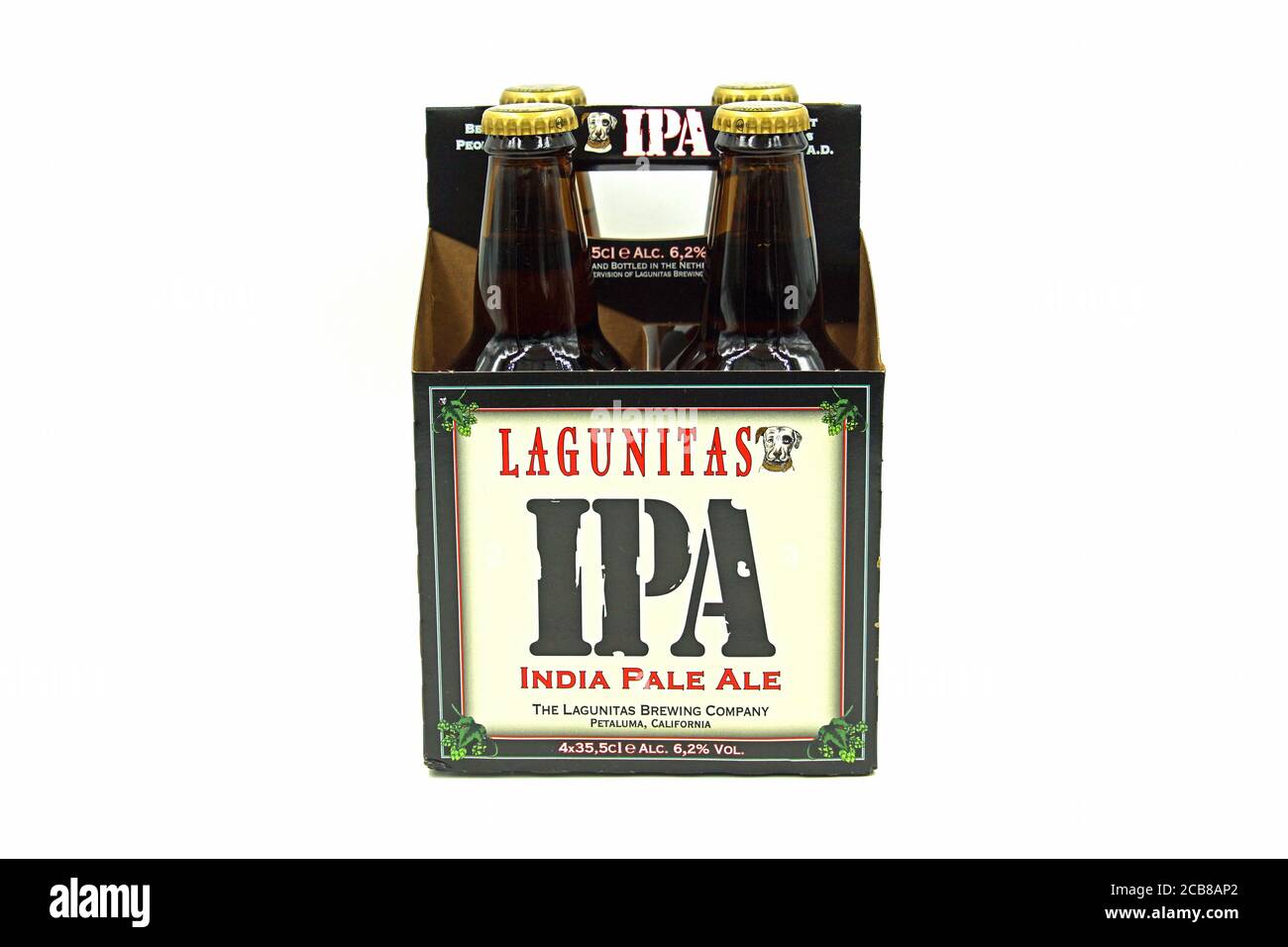 Petaluma, Kalifornien - 30. April 2020: Four Pack Lagunitas India Pale Ale (IPA) vor weißem Hintergrund. Stockfoto
