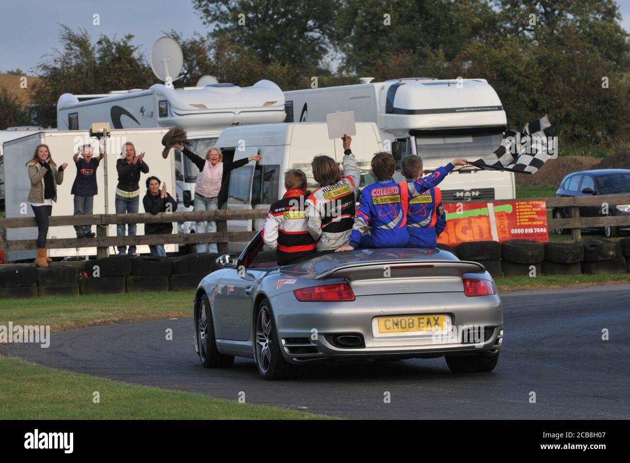 Williams F1-Pilot George Russell in seiner frühen Cadet Karting-Karriere. Stockfoto