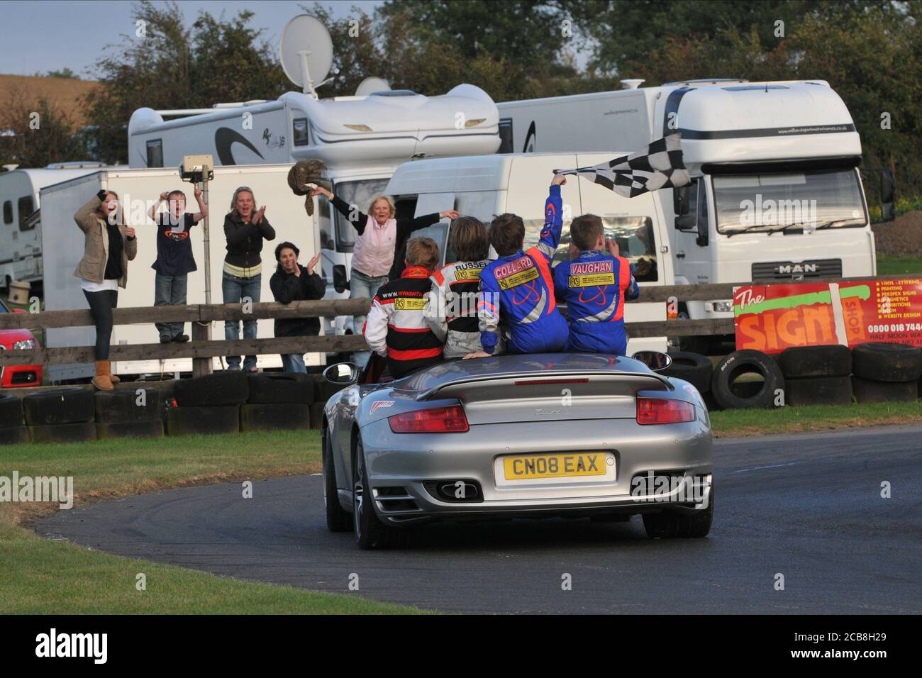 Williams F1-Pilot George Russell in seiner frühen Cadet Karting-Karriere. Stockfoto