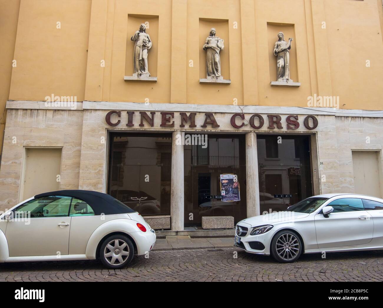 Vicenza, Italien - 12. August 2019: Das Kino Corso im historischen Zentrum von Vicenza, Region Venetien, Italien Stockfoto