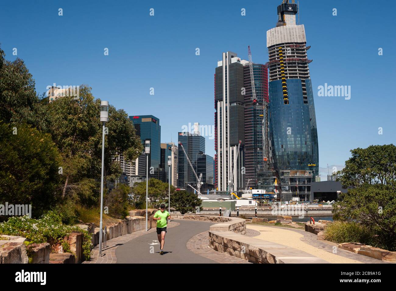 25.09.2019, Sydney, New South Wales, Australien - Blick vom Barangaroo Reserve auf die Baustelle mit dem Crown Sydney Hotel. Stockfoto