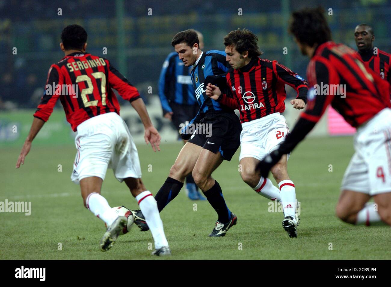 Mailand Italien, 11. Dezember 2005, 'G.MEAZZA SAN SIRO' Stadion,Campionato di Calcio Seria A 2005/2006, FC Inter - AC Mailand : Javier Zanetti in Aktion während des Spiels Stockfoto