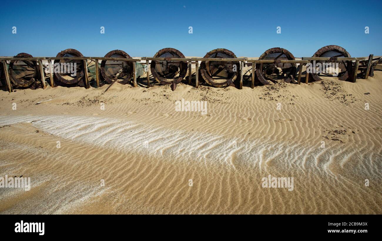 Verlassene Diamantsiebe in einer lange verlassenen Diamantenmine in Namibia, Südafrika. Stockfoto