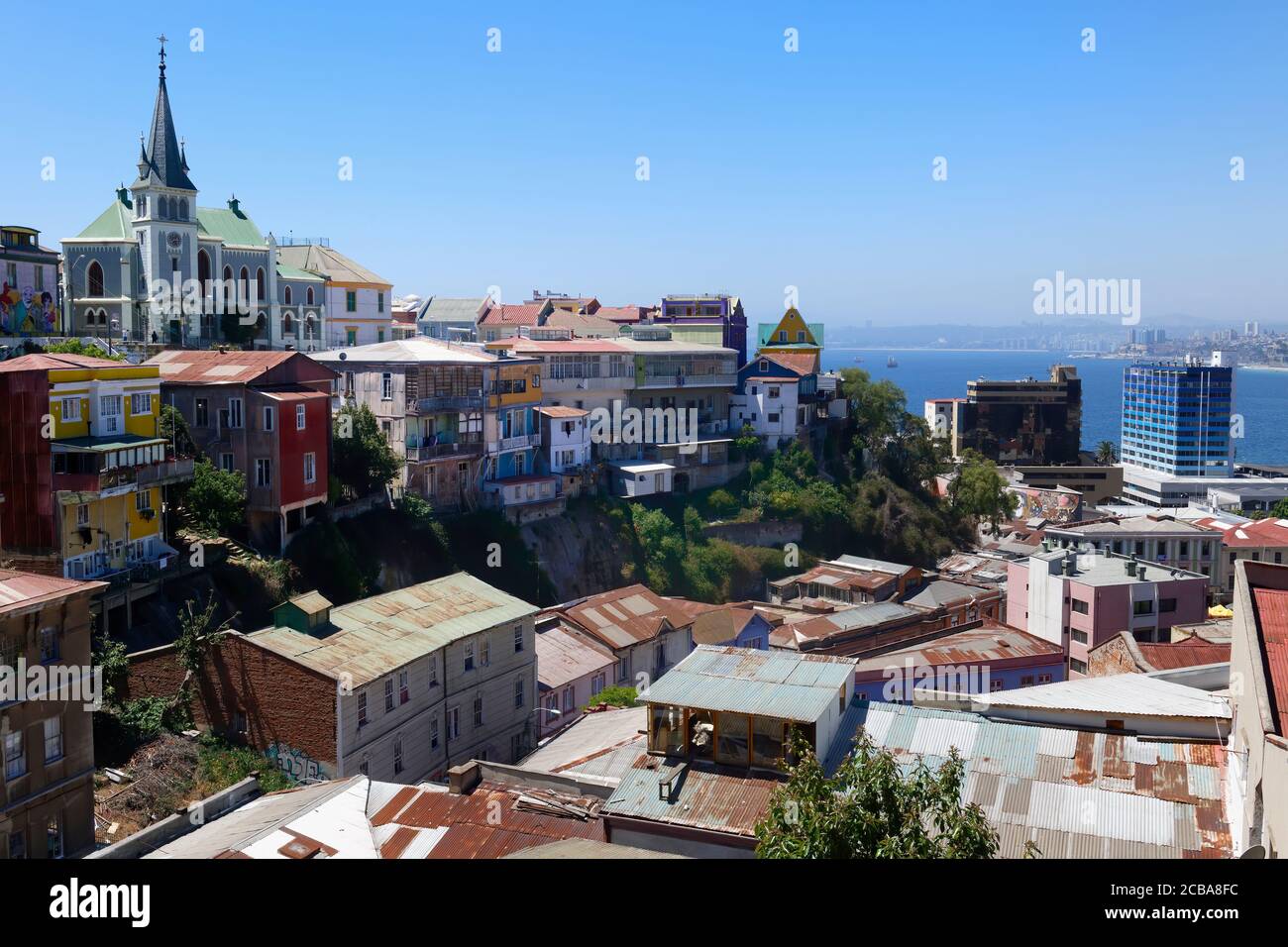 Lutherische Kirche und traditionelle Häuser, Cerro Concepcion, Historic District, Valparaiso, Chile Stockfoto