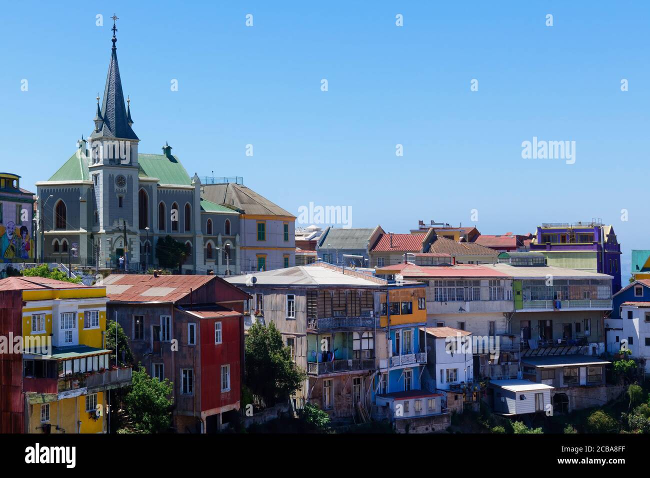 Lutherische Kirche und traditionelle Häuser, Cerro Concepcion, Historic District, Valparaiso, Chile Stockfoto