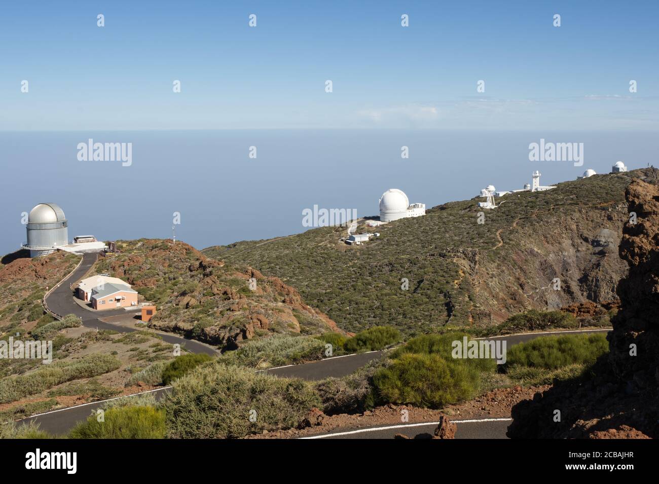 Astronomische Observatorikteleskope auf dem Krater des Vulkans Roque de los Muchachos, La Palma, Kanarische Inseln Stockfoto