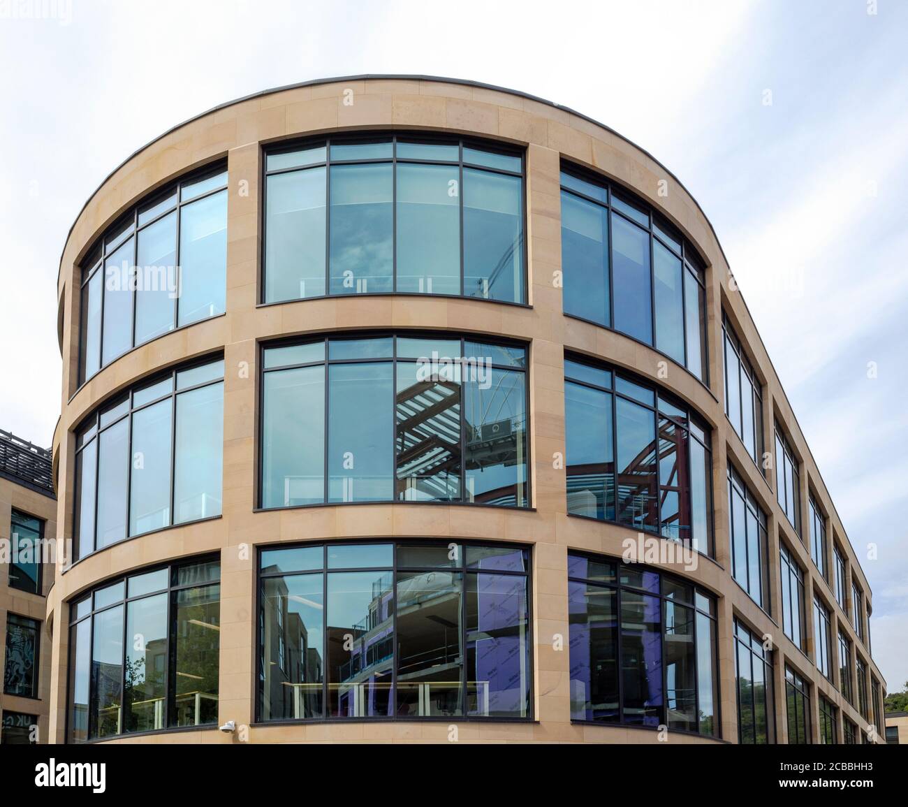 Queen Elizabeth House, das Gebäude des britischen Regierungszentrums in Edinburgh, Schottland, beherbergt den britischen öffentlichen Dienst in der Stadt. Stockfoto