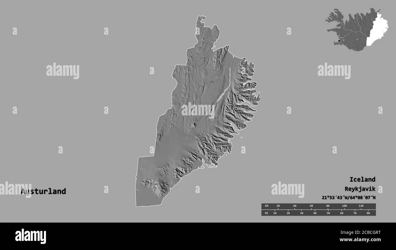 Form von Austurland, Region von Island, mit seiner Hauptstadt isoliert auf festem Hintergrund. Entfernungsskala, Regionenvorschau und Beschriftungen. Höhe der Bilevel ma Stockfoto