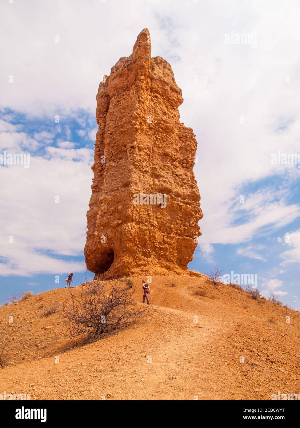 Vingerklip - einzigartige erodierte Sedimentgesteinsformation in Damaraland, Namibia, Afrika Stockfoto