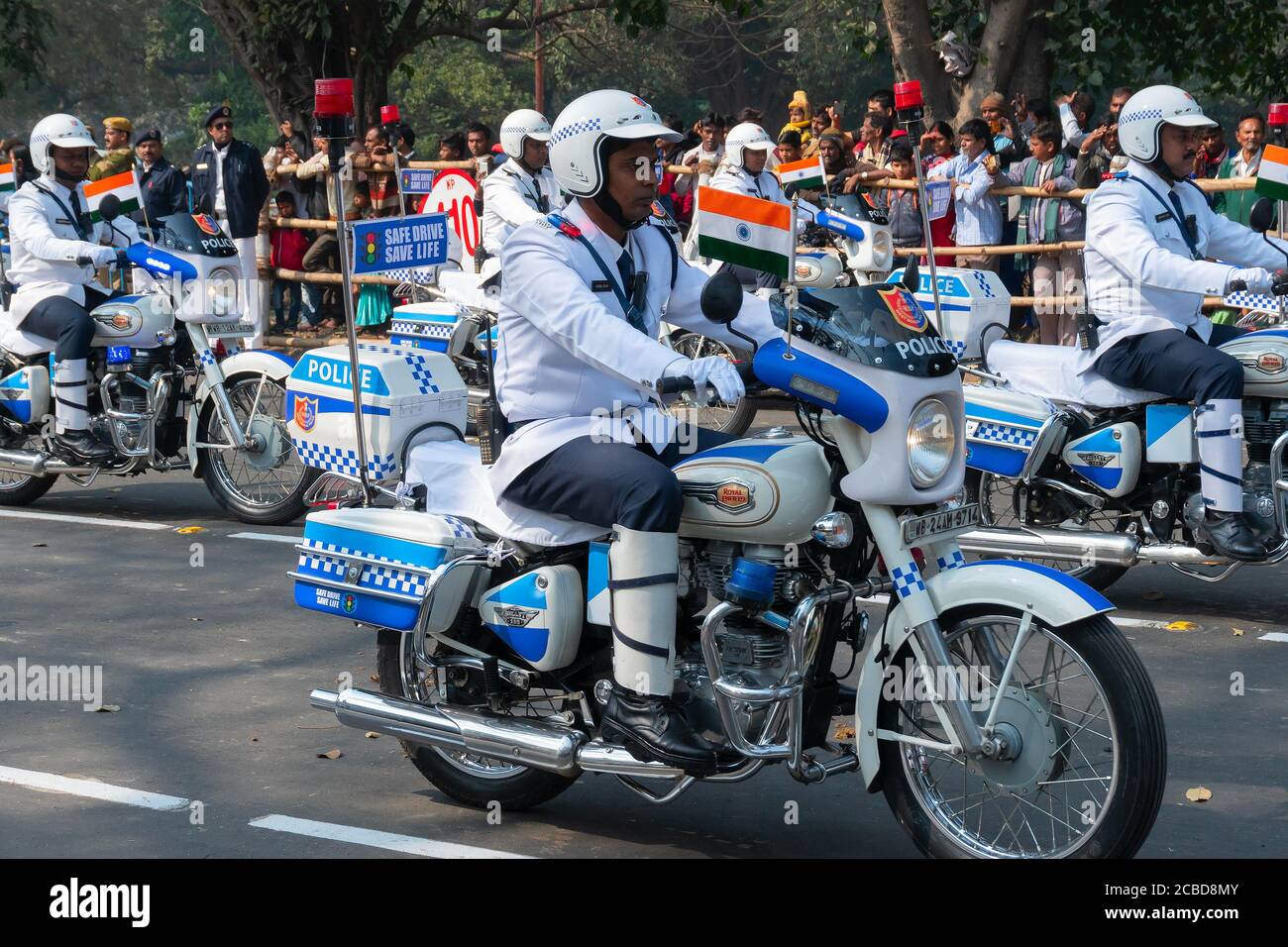 Kolkata, Westbengalen, Indien - 26. Januar 2020 : Westbengalen Polizei marschiert vorbei auf ihren Motorrädern, Motorrad-Rallye für Indiens republik Tag. Stockfoto