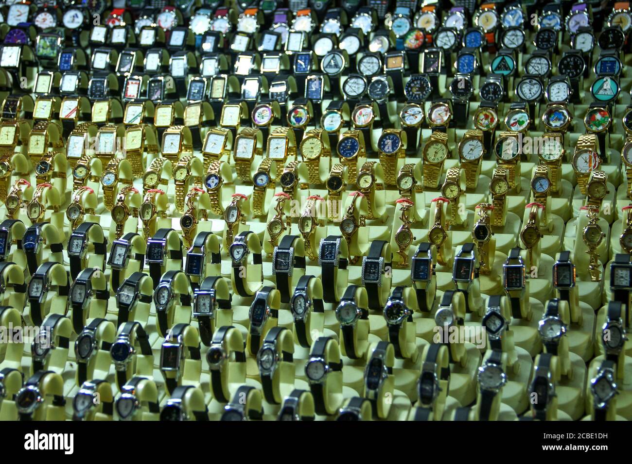 Der Street Watch Shop, Tamil Nadu, ist berühmt für seine Hindu-Tempel im Dravidian-Stil. Ein Land des kulturellen und religiösen Erbes Stockfoto