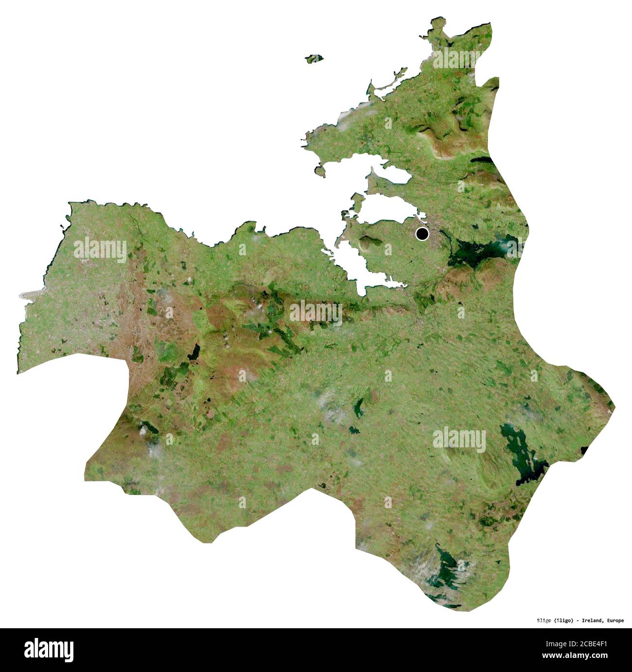 Form von Sligo, Grafschaft Irland, mit seiner Hauptstadt isoliert auf weißem Hintergrund. Satellitenbilder. 3D-Rendering Stockfoto