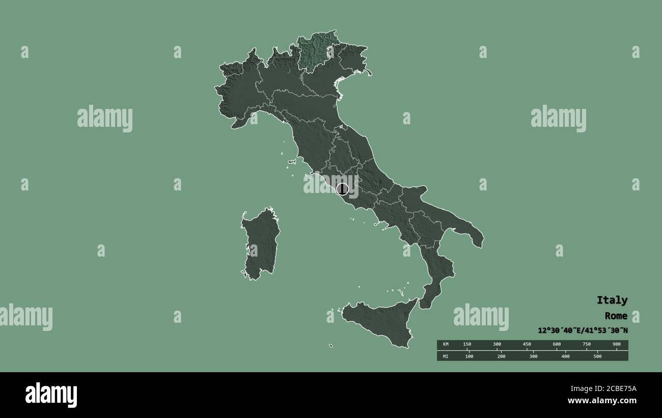 Entsättigte Form von Italien mit seiner Hauptstadt, Hauptregionalteilung und dem abgetrennten Trentino-Südtirol-Gebiet. Beschriftungen. Farbige Höhenkarte. 3D-Rend Stockfoto