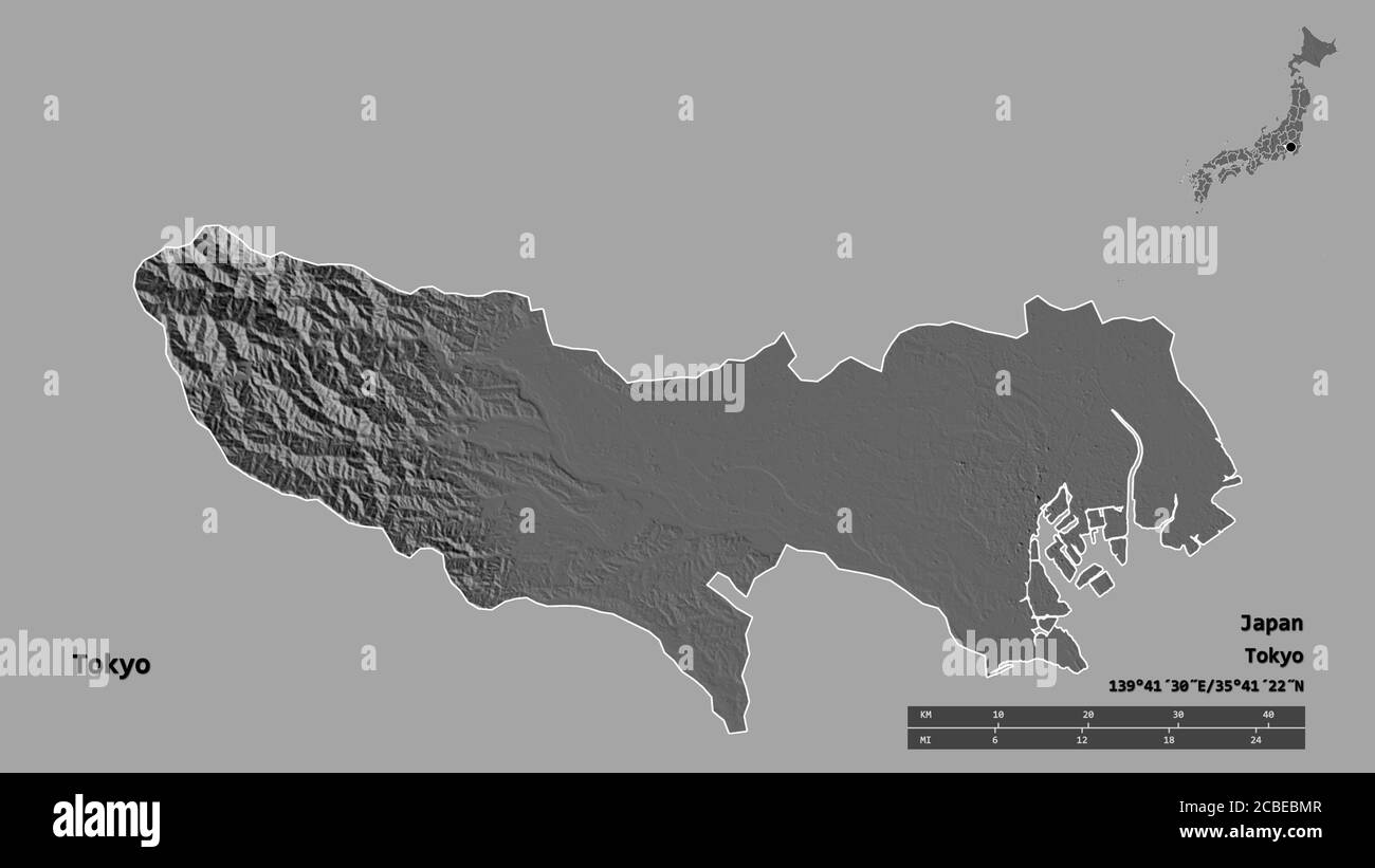 Form von Tokio, Metropole von Japan, mit seiner Hauptstadt isoliert auf festem Hintergrund. Entfernungsskala, Regionenvorschau und Beschriftungen. Höhenkarte mit zwei Ebenen. Stockfoto