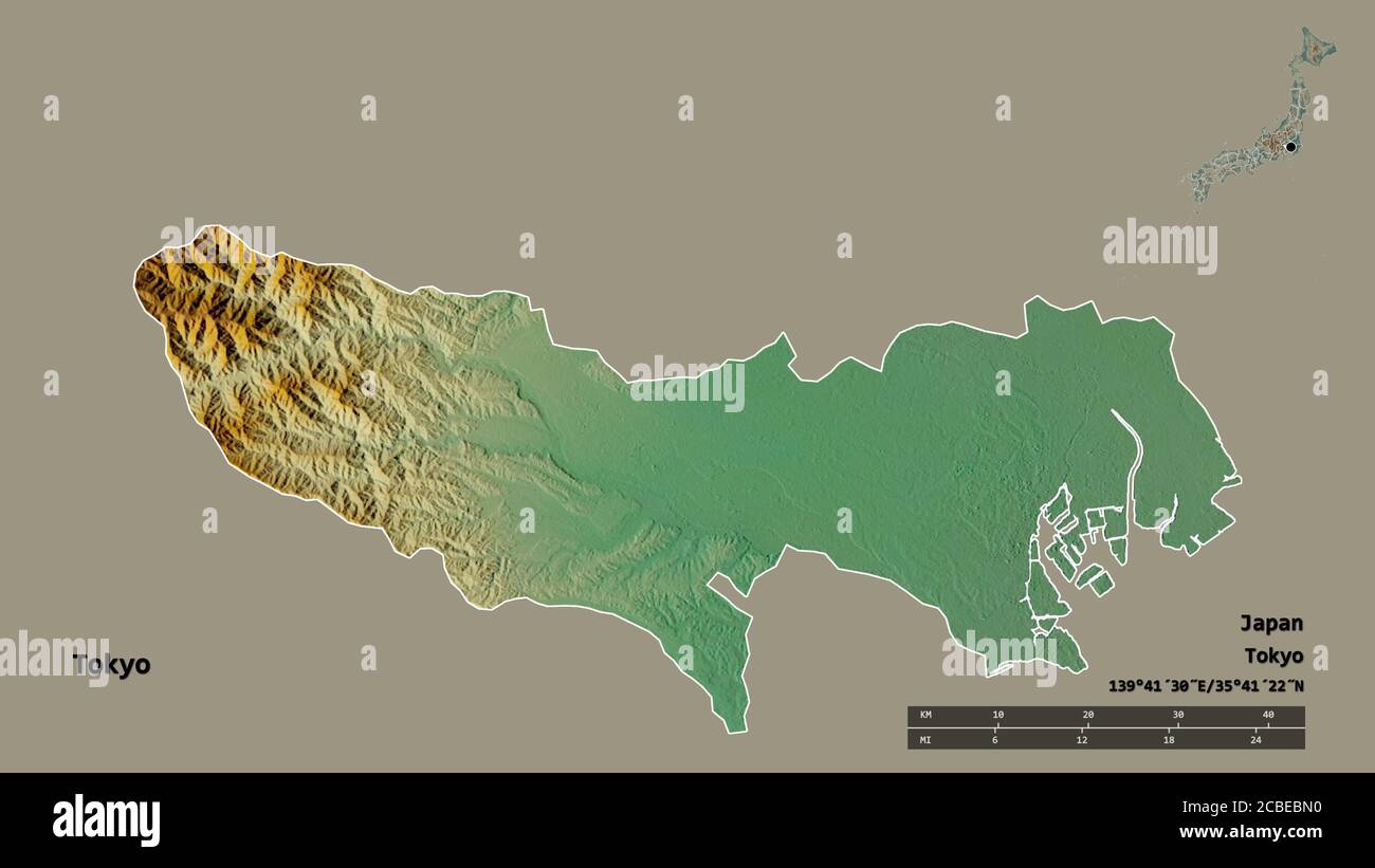 Form von Tokio, Metropole von Japan, mit seiner Hauptstadt isoliert auf festem Hintergrund. Entfernungsskala, Regionenvorschau und Beschriftungen. Topografische Reliefkarte. Stockfoto