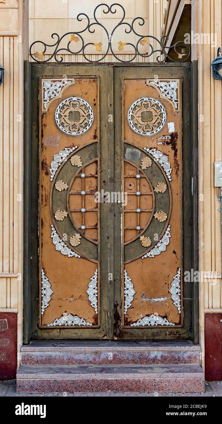 Saudi-arabische Türen Stockfoto
