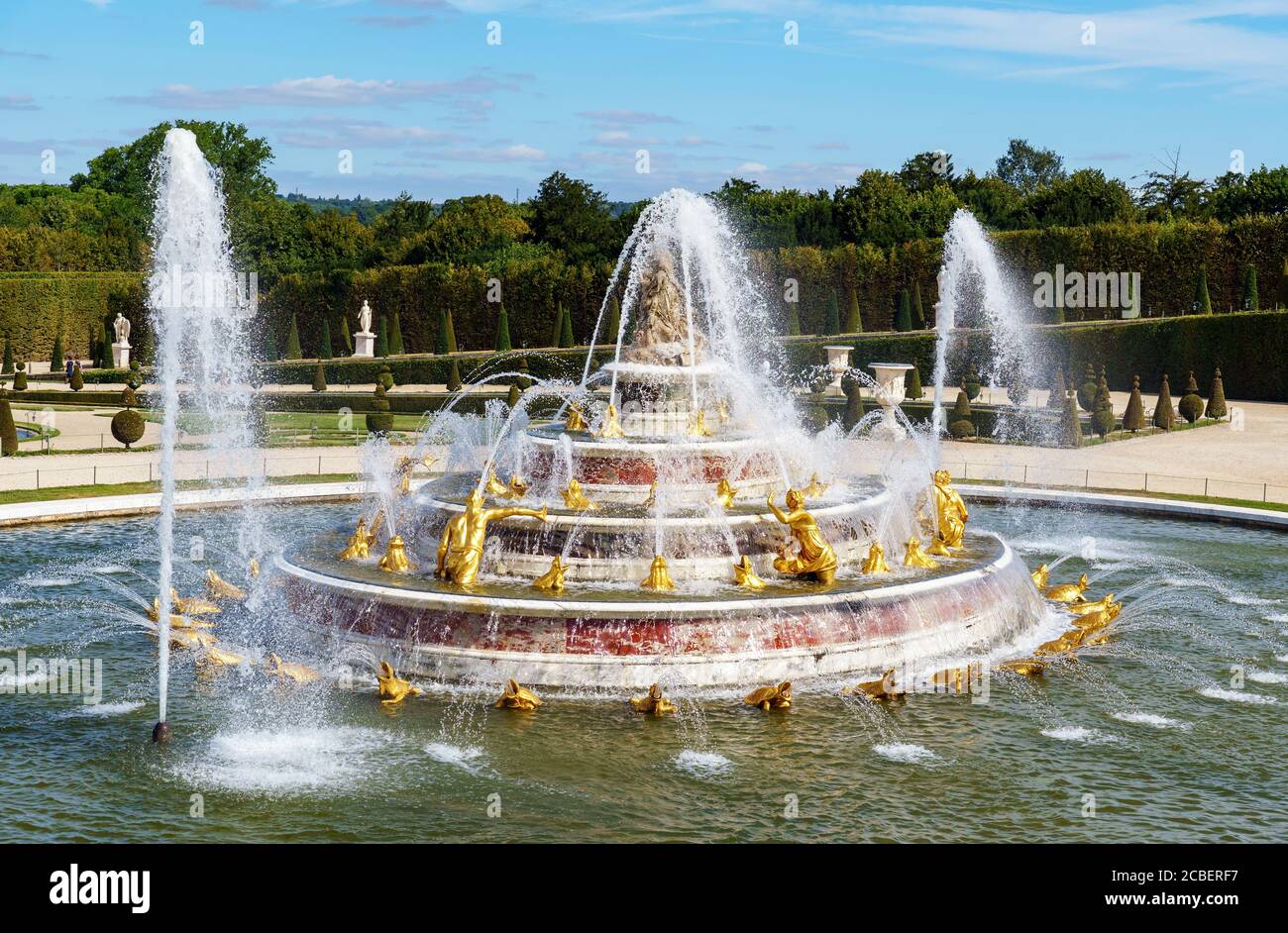 Luftaufnahme des Latona-Brunnens in den Gärten von Versailles - Frankreich Stockfoto