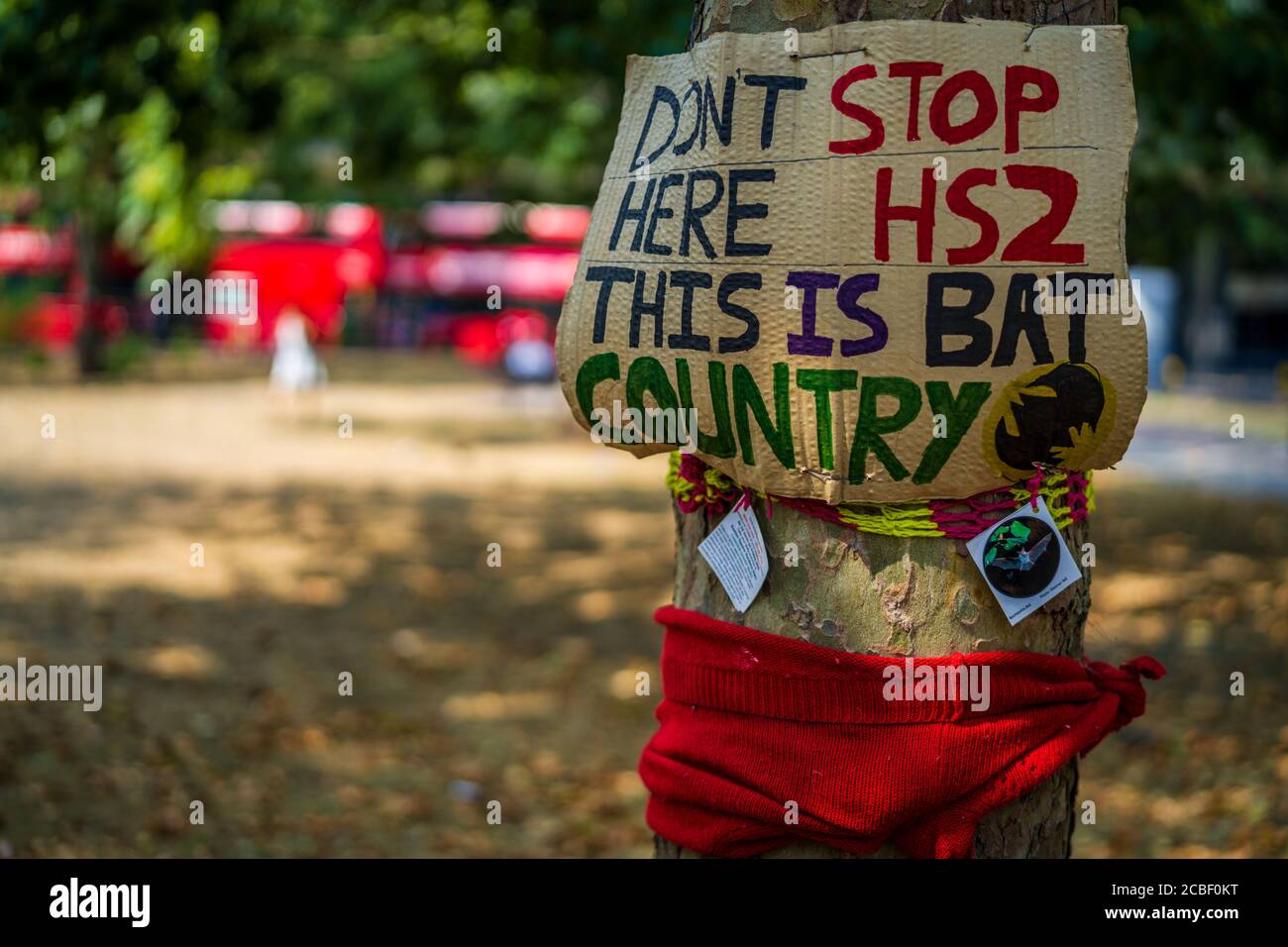 HS2 Proteste Euston Station London - Tree Felling Proteste, gegen die Entfernung von Bäumen als Teil des HS2-Systems in Euston Gardens London. Stockfoto