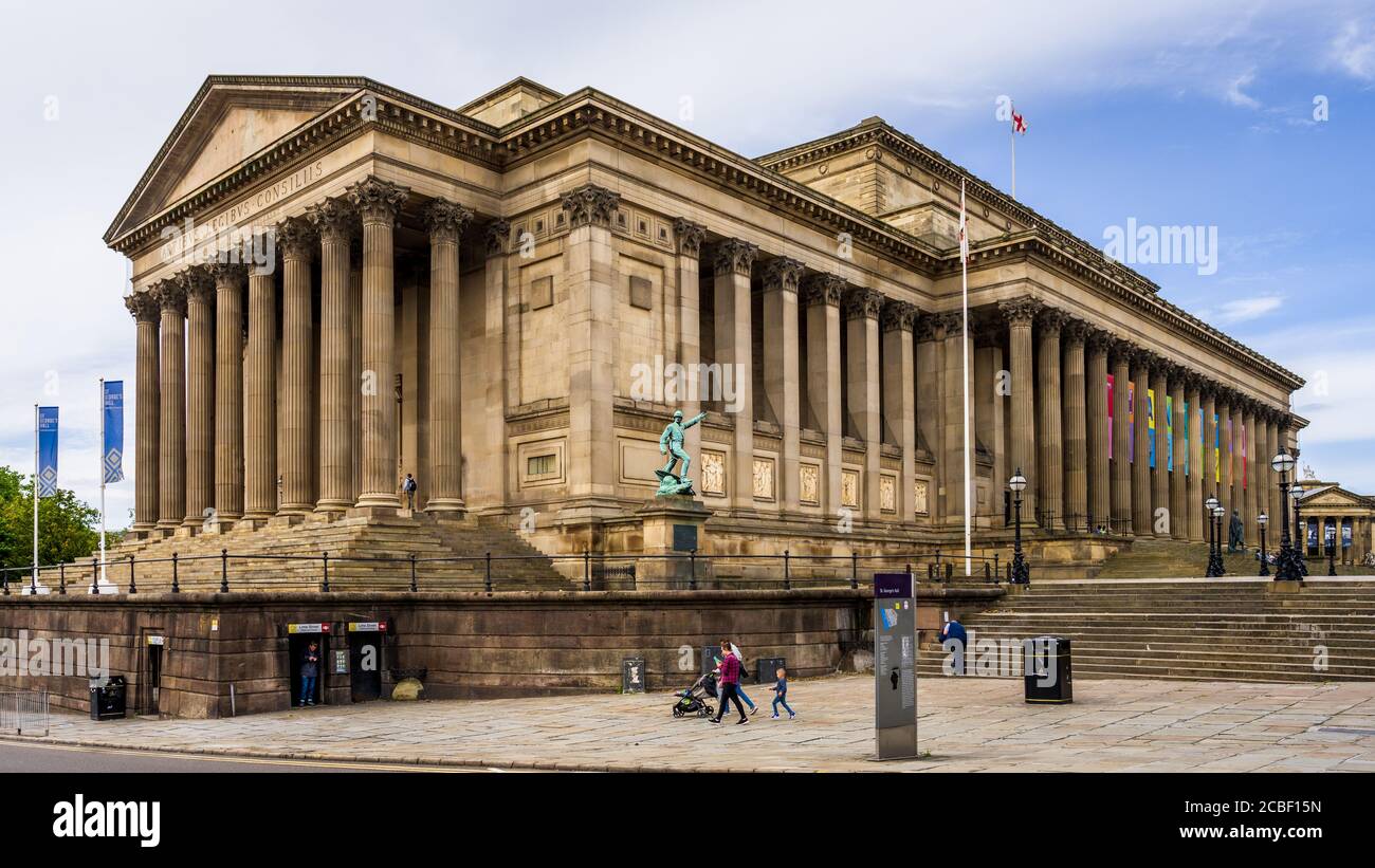 St George's Hall Liverpool - neoklassizistisches Gebäude, eröffnet 1854. Enthält Konzertsäle und Gerichtshöfe - Klasse I aufgeführt. Architekt Harvey Lonsdale Elms. Stockfoto