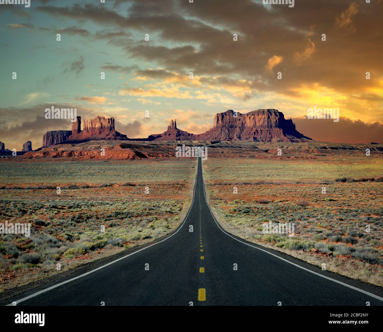 USA - ARIZONA/UTAH: Highway 163 zum Monument Valley Stockfoto