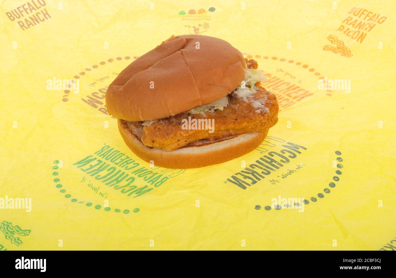 McDonald's McChicken Chicken Sandwich auf Verpackung Stockfoto