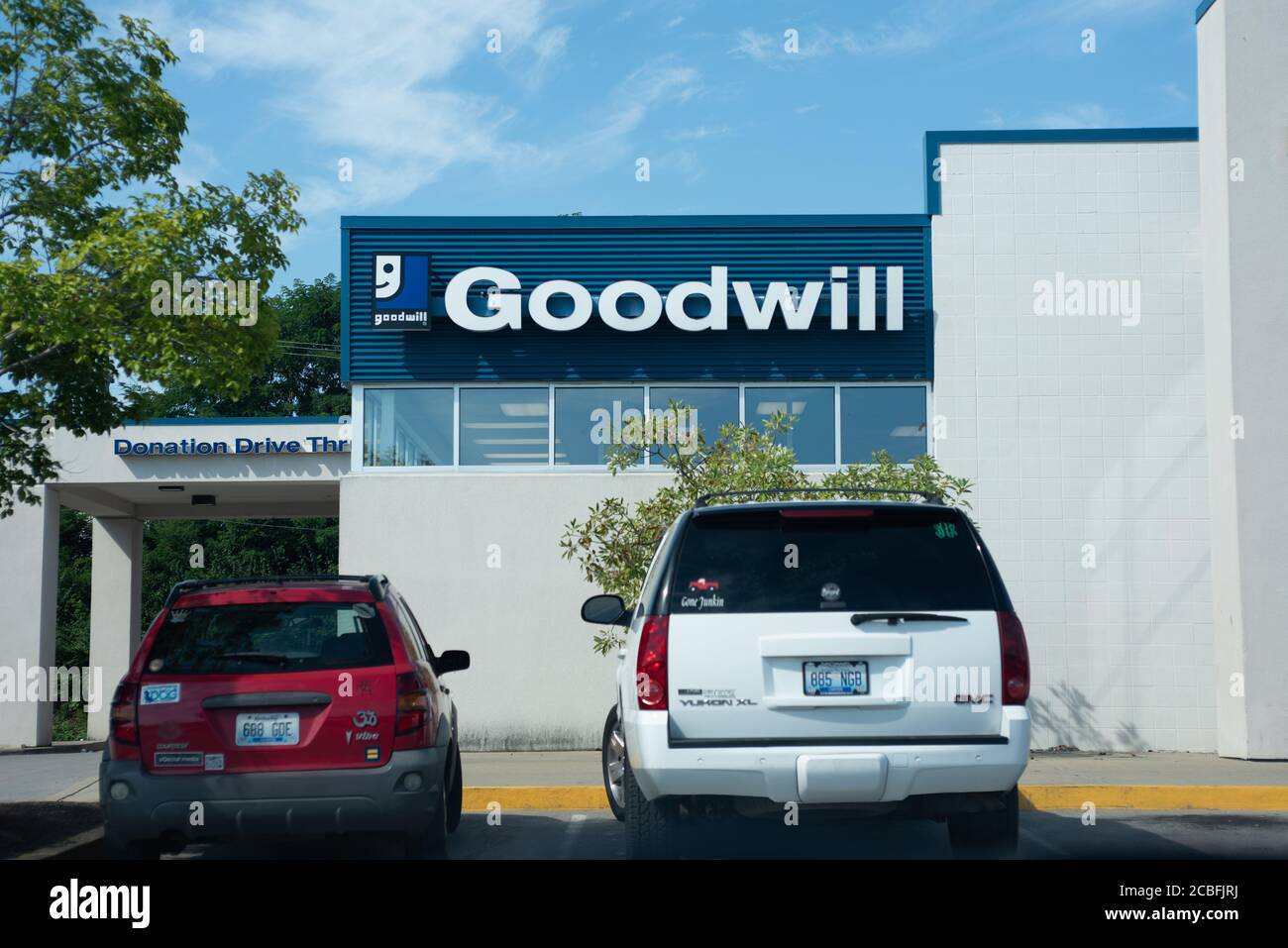 Ladenschild und Drive-Thru-Spendenallee für Goodwill Industries Stockfoto