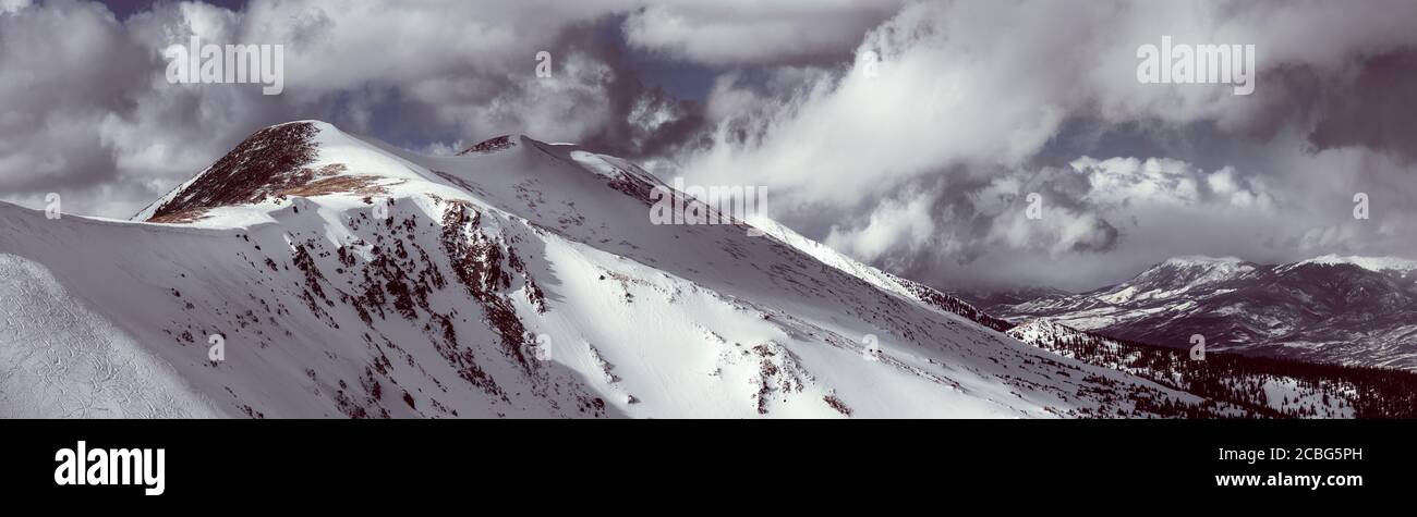 Dramatischer Wintersturm über den Rocky Mountains, Colorado Stockfoto