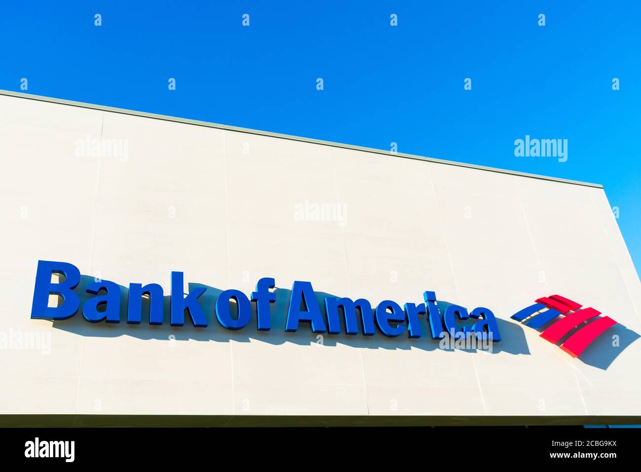 Bank of America Zeichen und Markenlogo auf BofA Bank lokalen Niederlassung - San Jose, Kalifornien, USA - 2020 Stockfoto