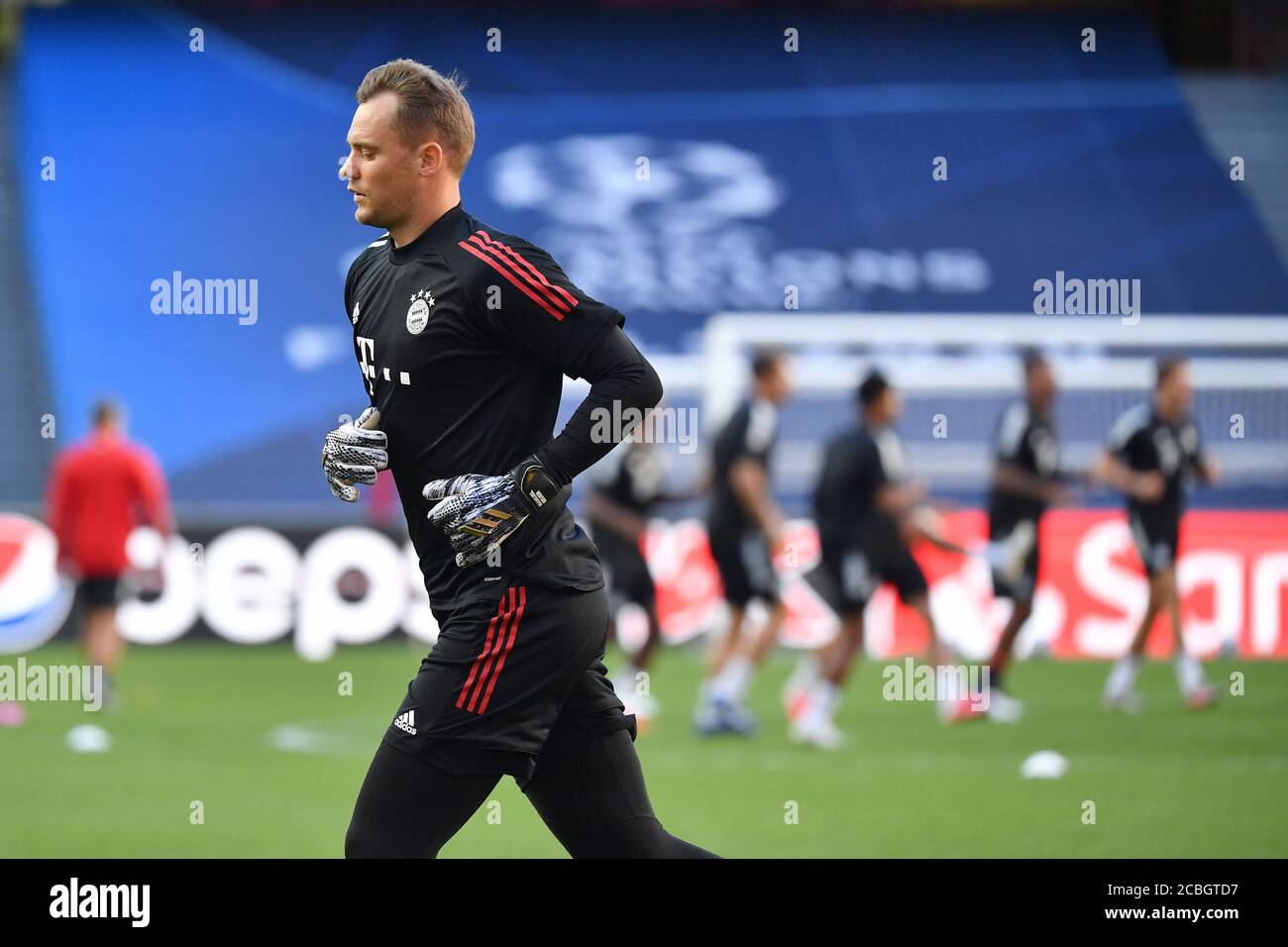 Lissabon, Portugal. 2020. Aug 08. firo Champions League: 13/2020 FC Bayern München Training Manuel NEUER (Torwart FC Bayern München), Abschlusstraining FC Bayern München. Abschlusstraining FC Bayern München. FUSSBALL CHAMPIONS LEAGUE SAISON 2019/2020 VIERTELFINALE, FC BARCELONA-FC BAYERN MÜNCHEN FOTO: Frank Hoermann/SVEN SIMON/Pool/via/firosportfoto nur für journalistische Zwecke! Nur für redaktionelle Zwecke! Nationale und internationale Nachrichtenagenturen KEIN WEITERVERKAUF! Quelle: dpa/Alamy Live News Stockfoto