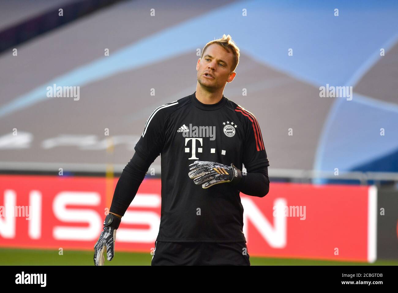 Lissabon, Portugal. 2020. Aug 08. firo Champions League: 13/2020 FC Bayern München Training Manuel NEUER (Torwart FC Bayern München), Abschlusstraining FC Bayern München. Abschlusstraining FC Bayern München. FUSSBALL CHAMPIONS LEAGUE SAISON 2019/2020 VIERTELFINALE, FC BARCELONA-FC BAYERN MÜNCHEN FOTO: Frank Hoermann/SVEN SIMON/Pool/via/firosportfoto nur für journalistische Zwecke! Nur für redaktionelle Zwecke! Nationale und internationale Nachrichtenagenturen KEIN WEITERVERKAUF! Quelle: dpa/Alamy Live News Stockfoto