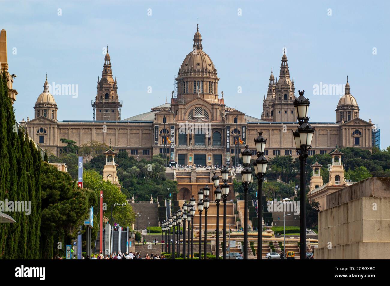 Barcelona, Spanien 05/02/2010: Ein Blick auf das historische Gebäude, das Catalonia National Art Museeum (Museu Nacional d'Art de Catalunya) beherbergt auch gesehen Stockfoto