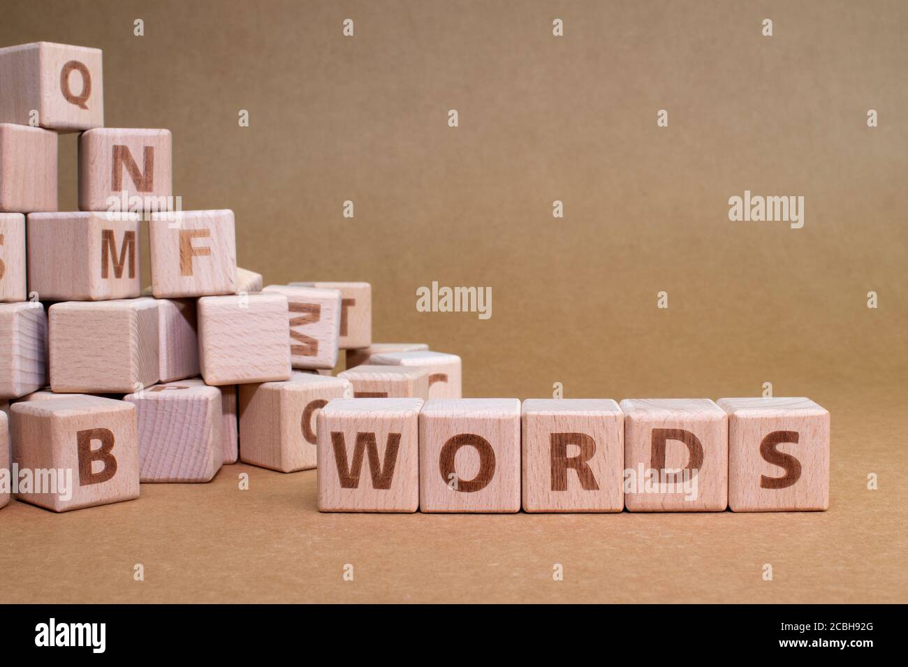 Wörter Wort auf Holzwürfel Stockfoto