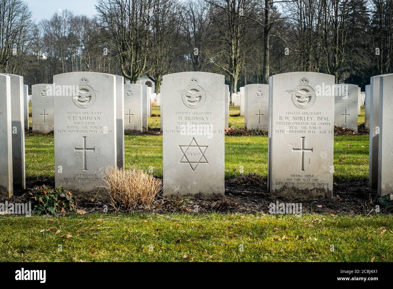 Berlin, Deutschland 1939-1945 Commonwealth War Graves Kommission Cemetery - jüdische Royal Air Force-Soldat - Davidstern Stockfoto