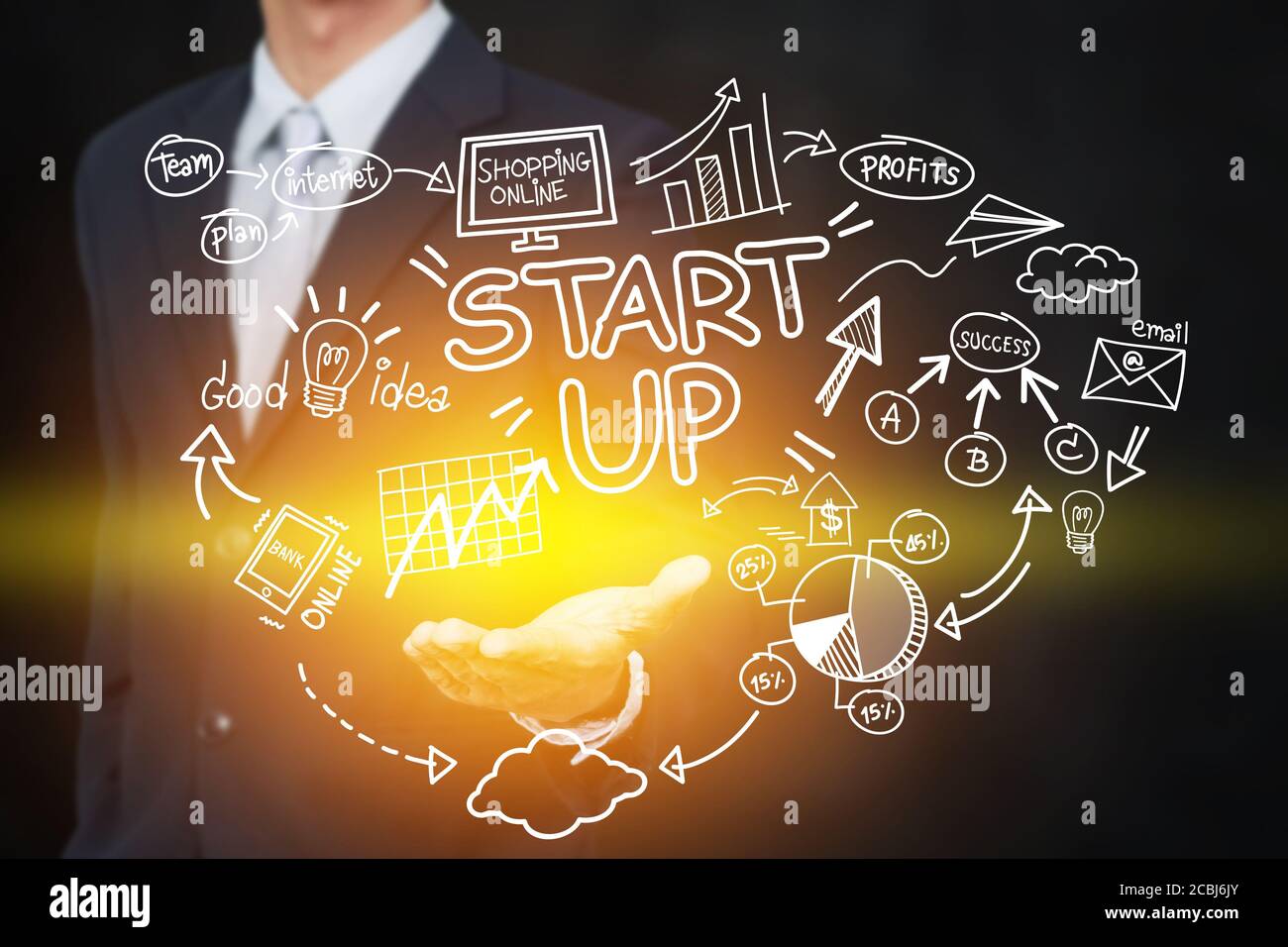 Business-, Start-, Präsentations-, Strategie- und Personalkonzept - Business man im Anzug mit Startdiagramm Sketch Popup aus Hand mit Lichteffekt Stockfoto