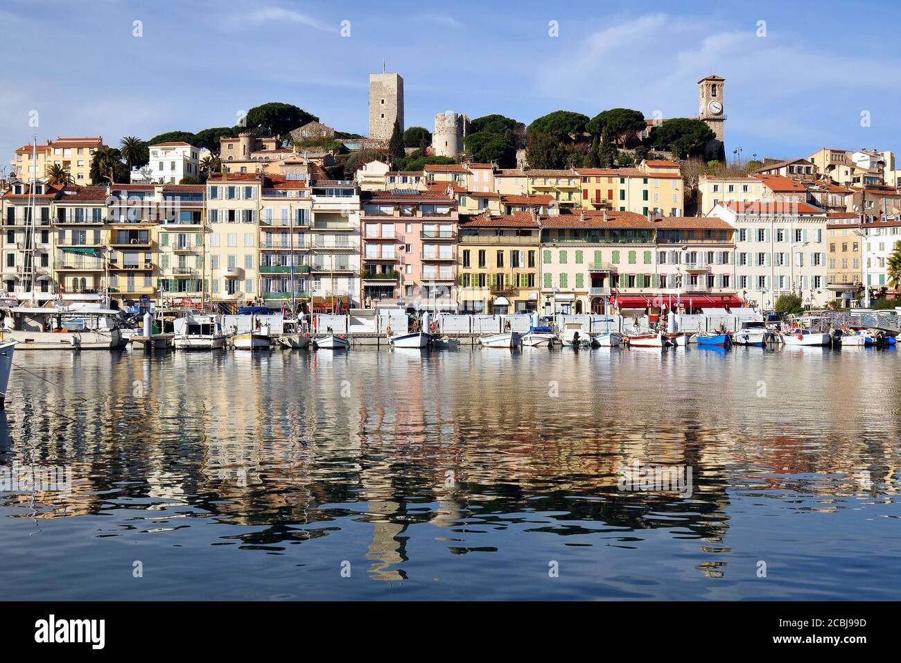 Frankreich, französische riviera, Cannes, das Suquet ist der älteste Teil der internationalen Filmfestspielstadt, es überblickt die Lerins Inseln. Stockfoto