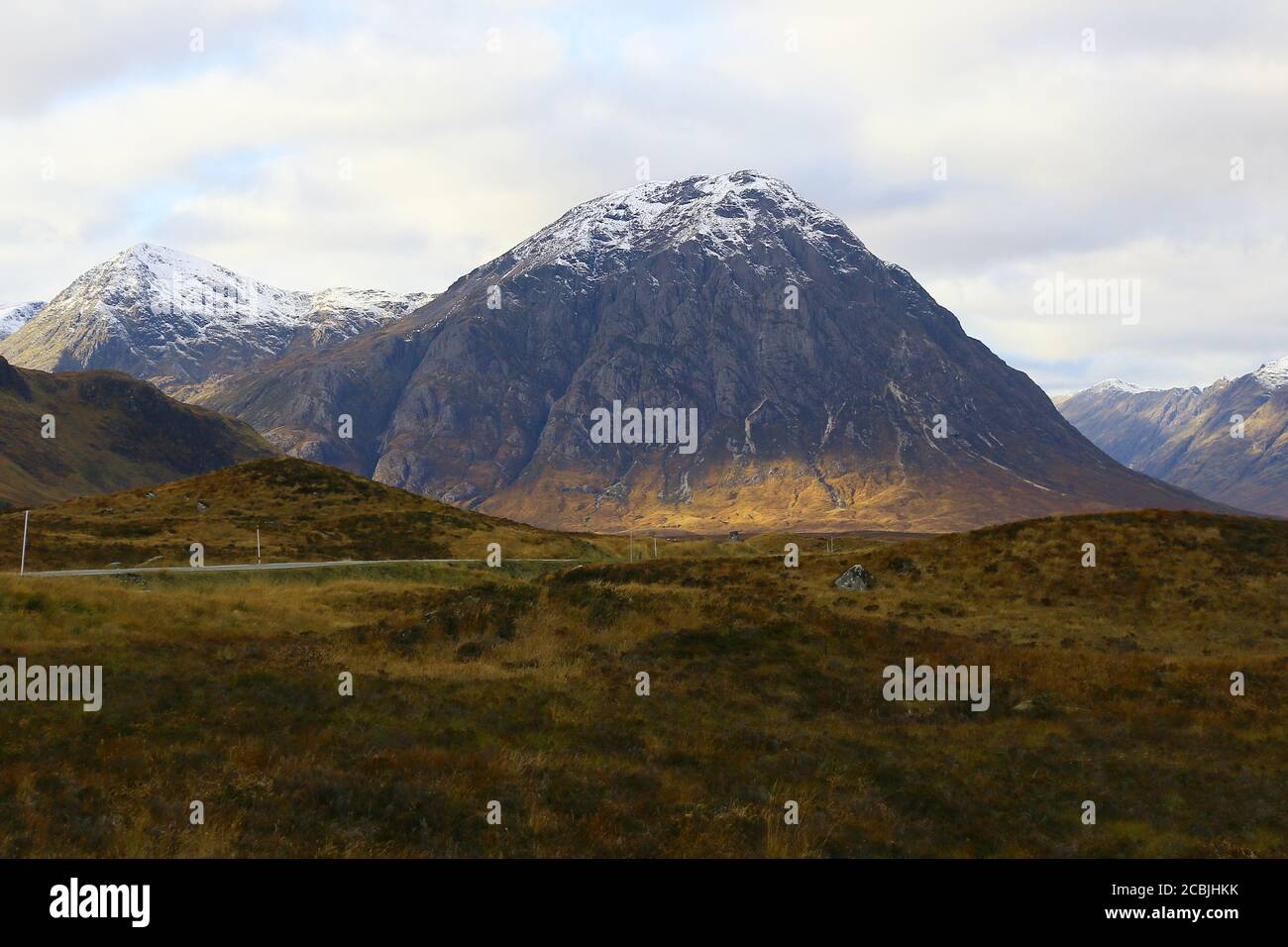 Die schottischen Berge zeigen ihre Schönheit in der Wildnis. Stockfoto