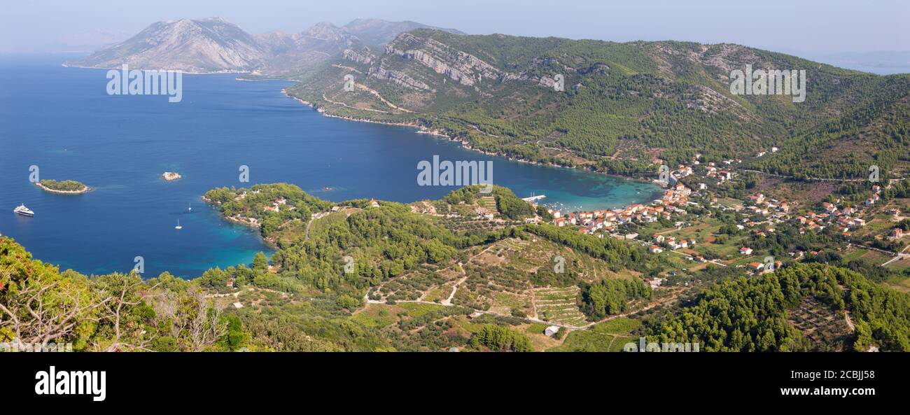 Kroatien - Die Landschaft und die Küste der Halbinsel Peliesac in der Nähe von Zuliana von Sveti Ivan Peak. Stockfoto