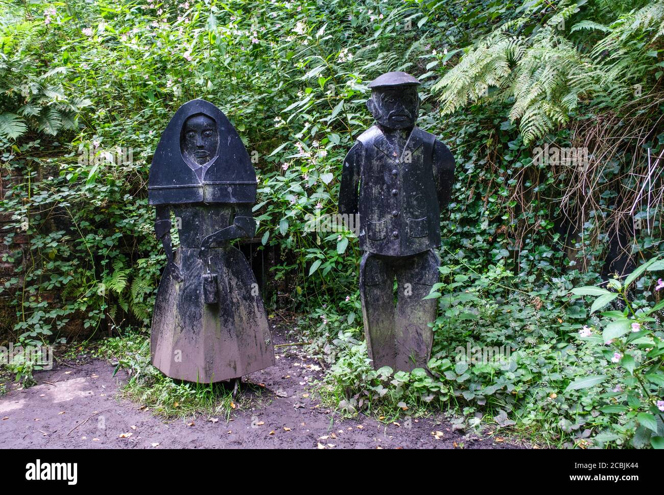 Holzskulptur im Clifton Country Park, Salford, Greater Manchester, UK, Teil des Irwell Vallery Skulpturenpfades Stockfoto