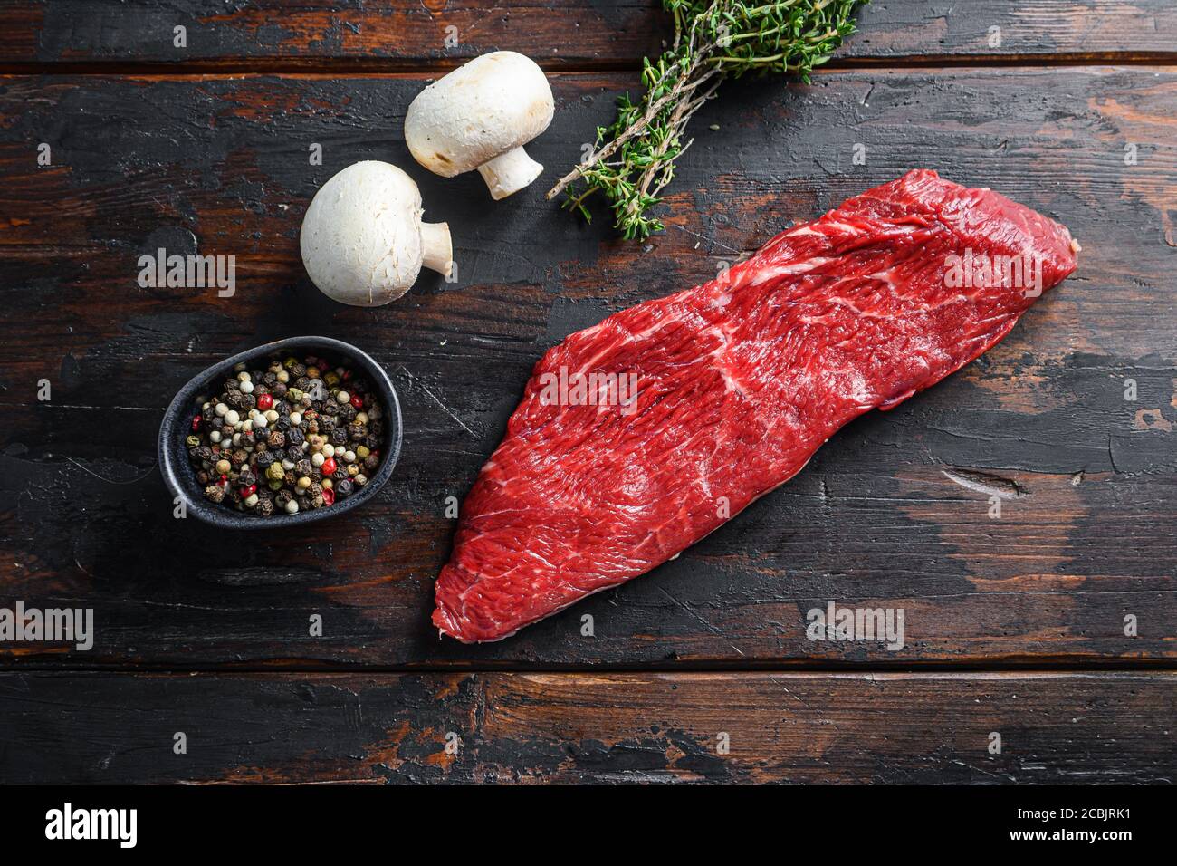 Geschnittenes tri tip steak -Fotos und -Bildmaterial in hoher Auflösung ...