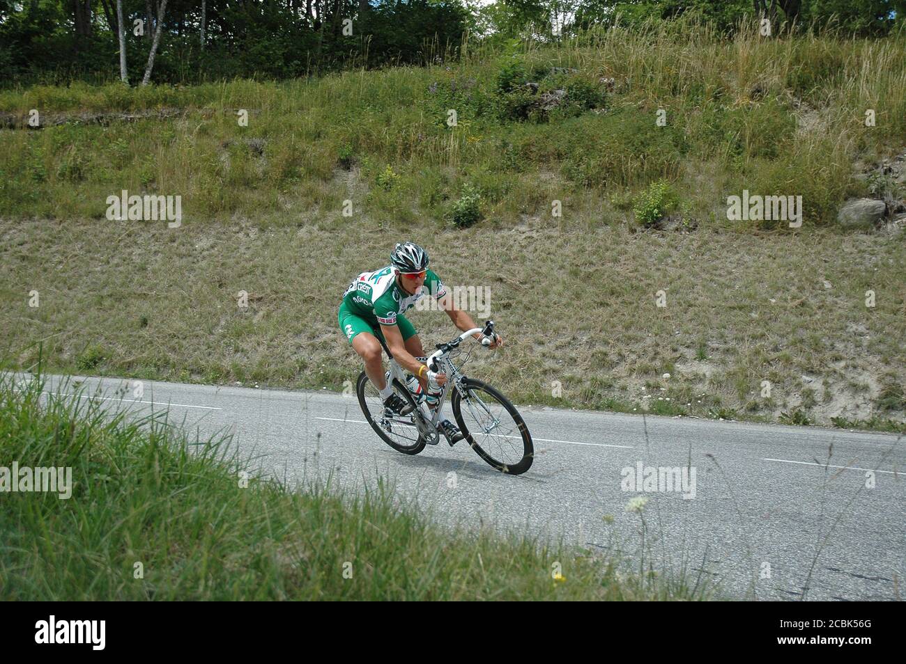 Der norwegische Radler Thor Hushovd fährt von Meribel in den französischen Alpen bei der Tour de France 2005 (Etappe 11) hinunter. Stockfoto