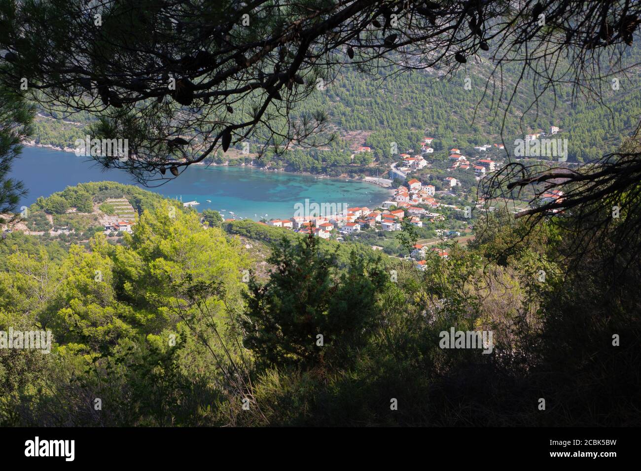 Kroatien - Die Landschaft und die Küste der Halbinsel Peliesac in der Nähe von Zuliana von Sveti Ivan Peak. Stockfoto